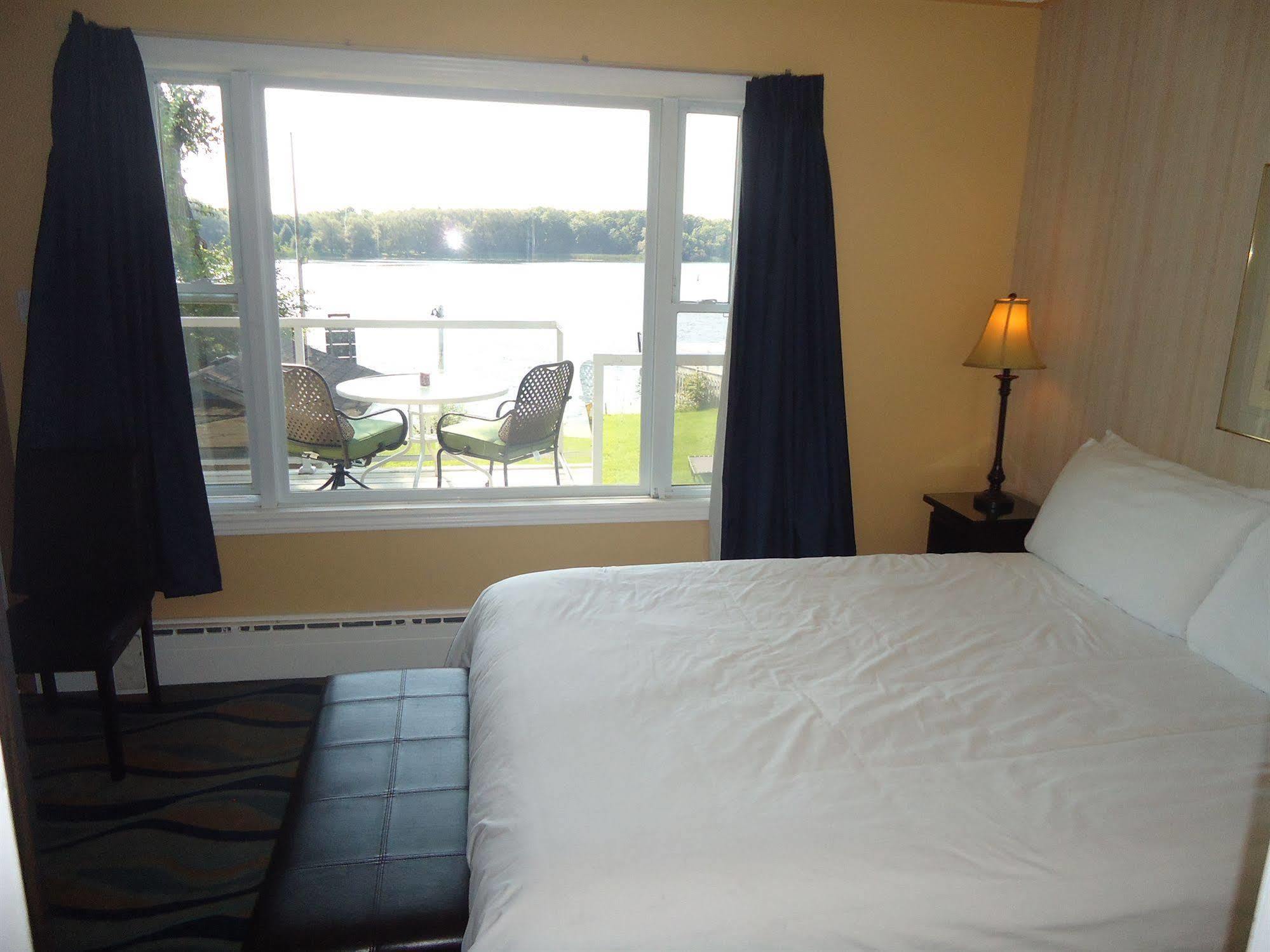 Bayside Inn & Waterfront Suites Kingston Exteriér fotografie